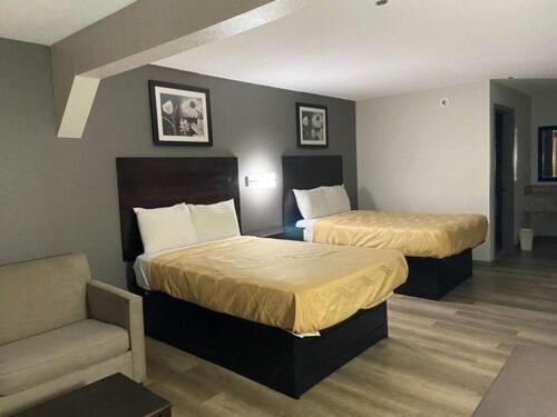 Speedway Inn & Suites Грифин Екстериор снимка